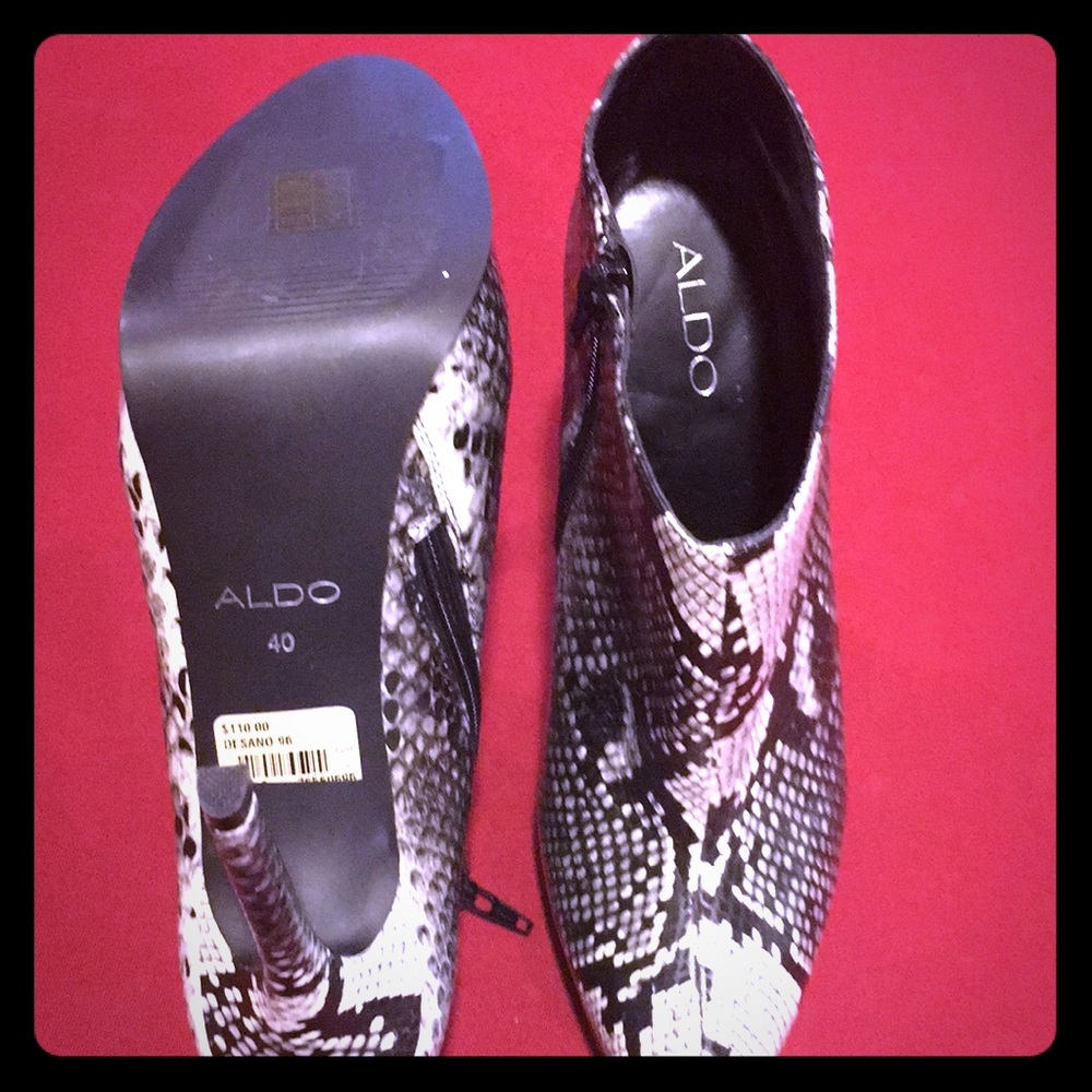 Aldo black and white snake pattern bootie